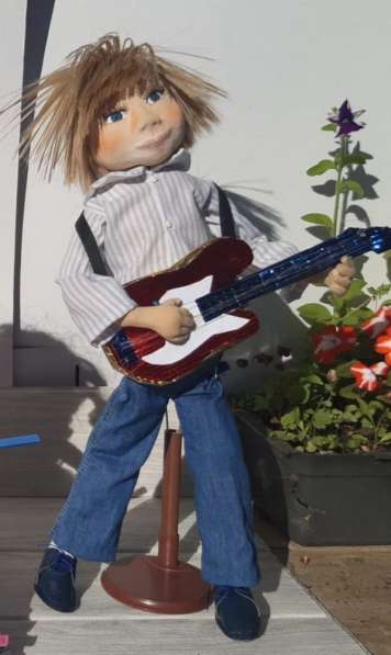 Текстильная интерьерная кукла "Парень с гитарой" в Уфе