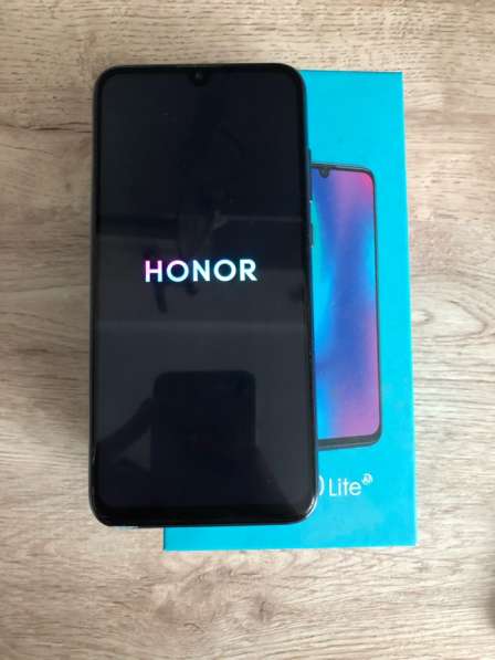 Телефон Honor 10 lite