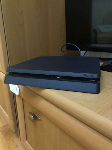 Sony PlayStation 4 slim 1Tb