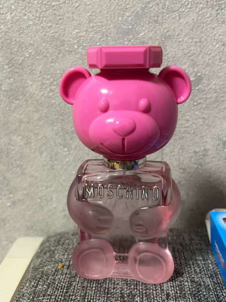 Moschino bubble gum toy 2