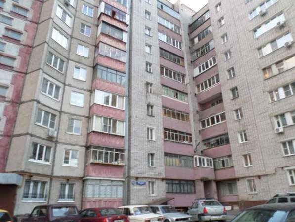 Продам трехкомнатную квартиру в Липецке. Этаж 8. Дом кирпичный. Есть балкон.