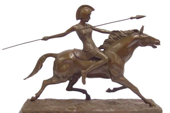 Амазонка на коне-скульптурная композиция