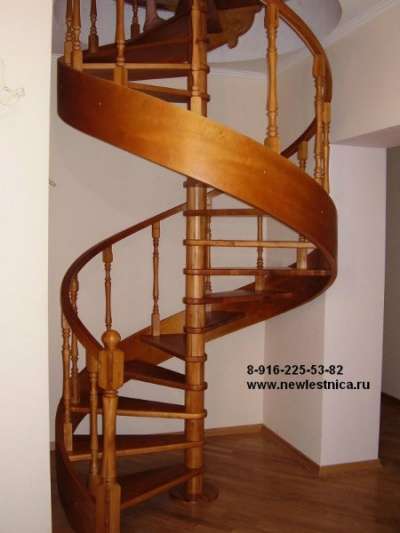 Лестницы из массива для дома и дачи Новая Лестница