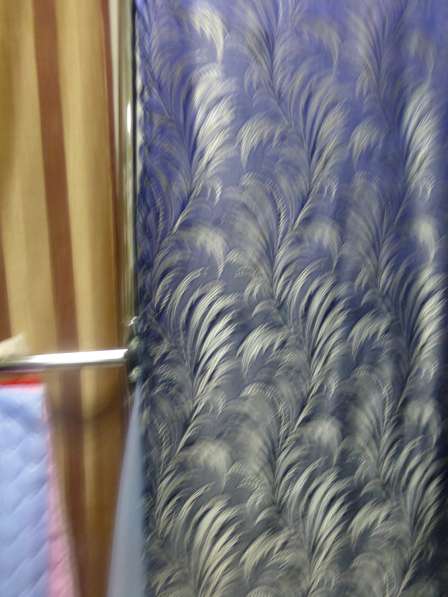 Продается 2м.10 санметров голубой шторной ткани