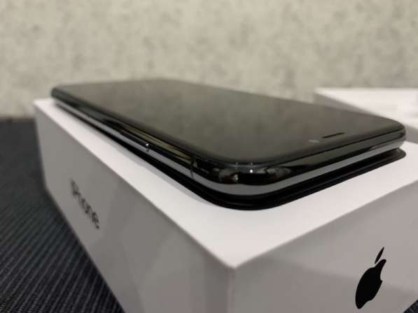 IPhone X 64GB в отличном состоянии в Москве