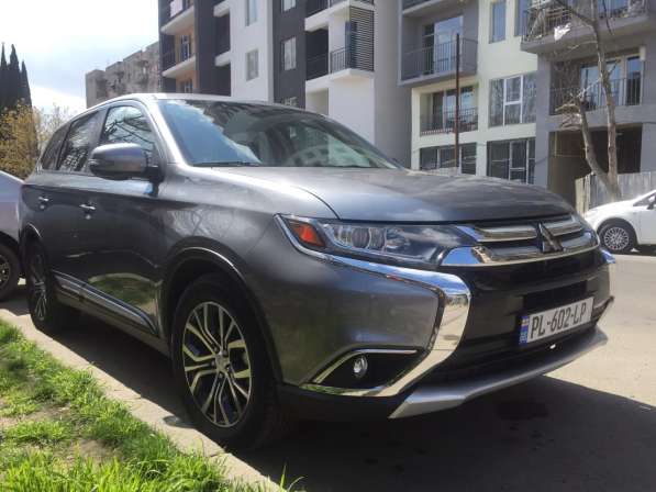 Mitsubishi Outlander (2020) в фото 9