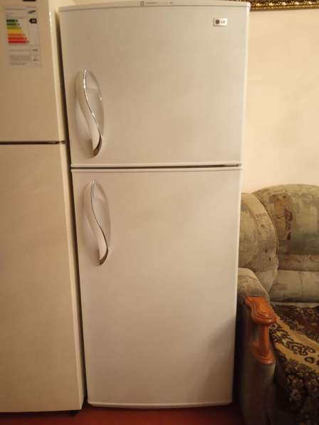 Холодильник двухкамерный в фото 3