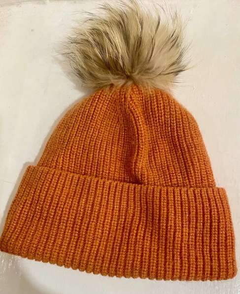Оранжевая шапка