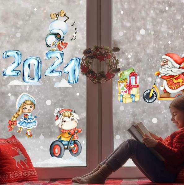 Уникальные новогодние наклейки на окна и стены в фото 11