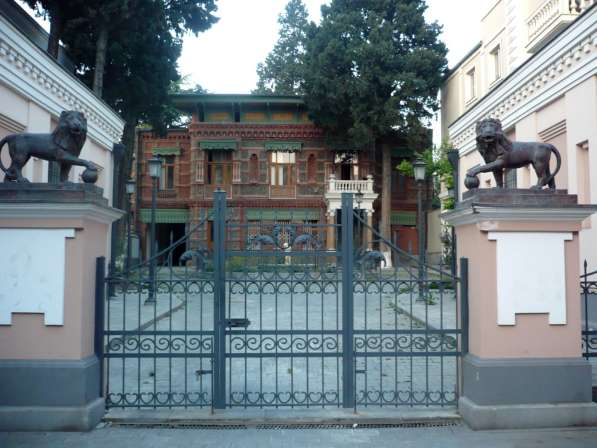 Гостиница/гостевой дом, казино в собственность (г. Тбилиси)