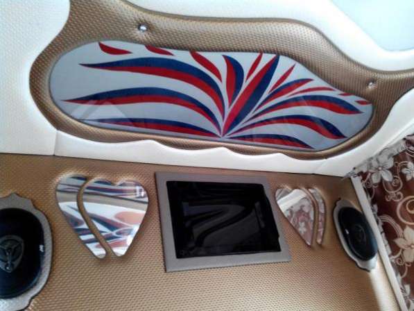Новинка Chrysler 300C Карета белого цвета для любых мероприятий. в 