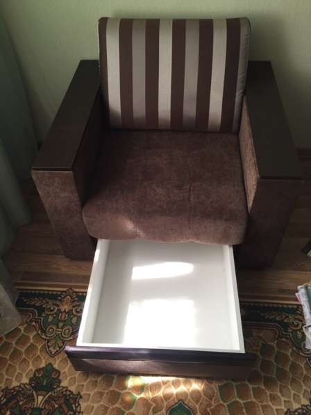 Продам диван и кресло в Рязани