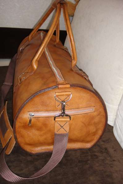 Дорожная сумка из натуральной итальянской кожи в фото 3