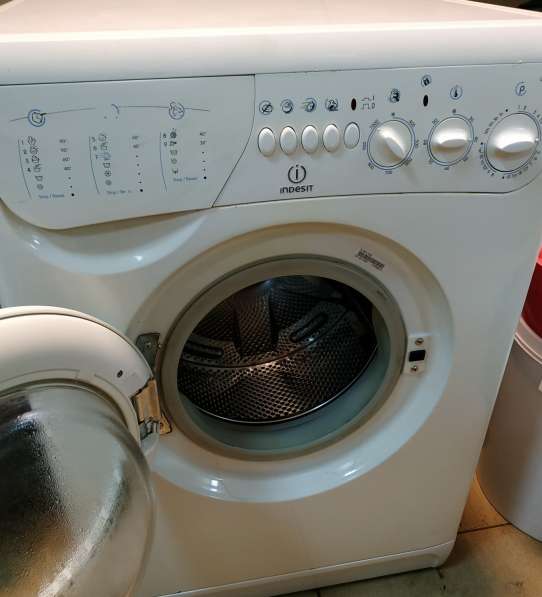 Полноразмерная стиральная машина в Волосово