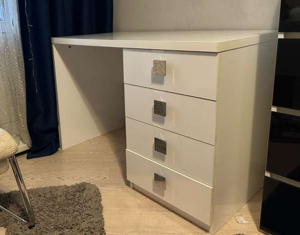 Письменный стол