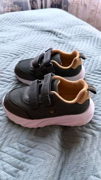 Продам детские кроссовки в Санкт-Петербурге