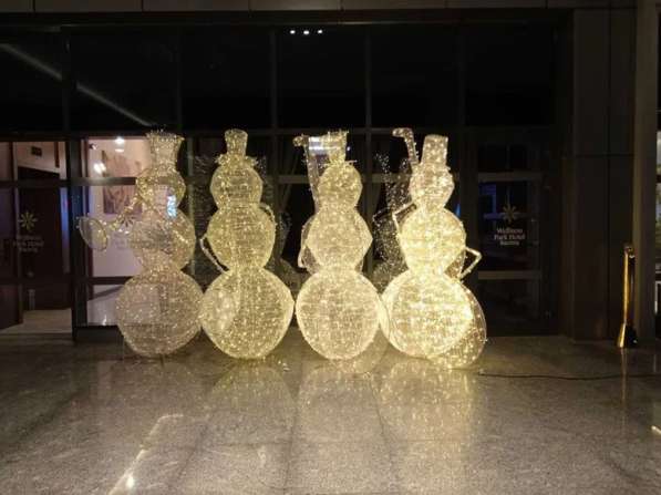 Новогодние ёлки композиции и оформления Установка в фото 8