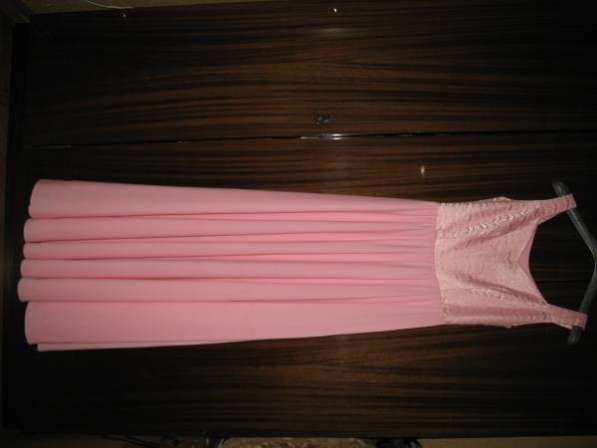 Продается праздничное платье размер 44-46