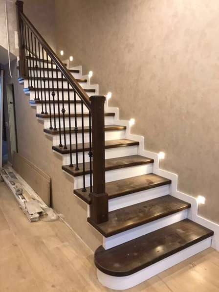 Облицовка лестниц деревом в Москве фото 8