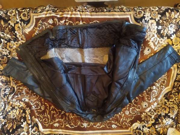 Продаю зимнюю мужскую кожаную куртку в Тюмени