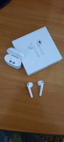 AirPods Wireless Charging Case