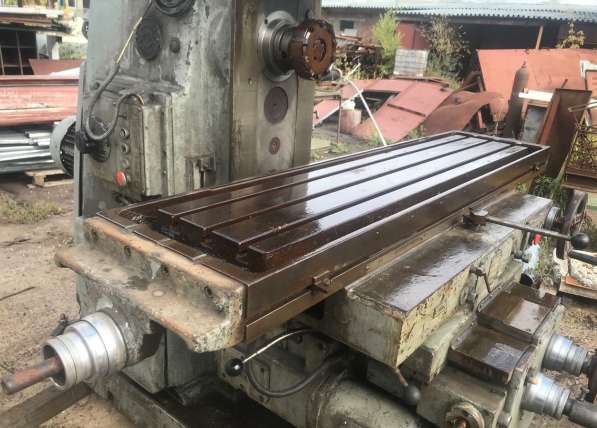 Горизонтально-фрезерный станок 6Р83 в Москве фото 3