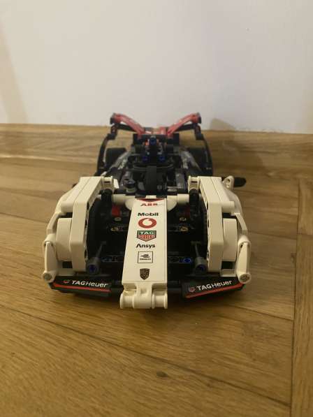 Продам почти новый Лего техник formula E Porsche x +9 42137
