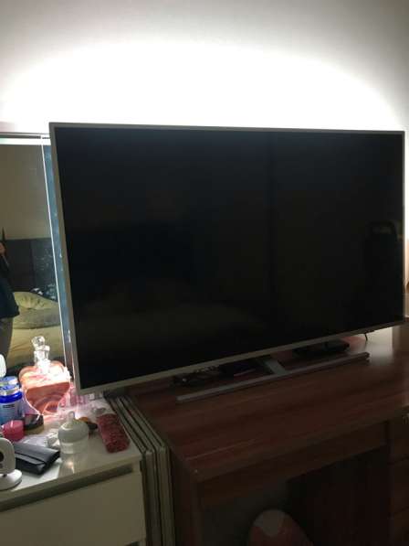 Телевизор Phillips с подсветкой Ambilight в Красноярске фото 4