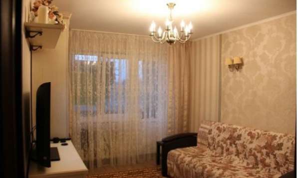 Продам двухкомнатную квартиру в Наро-Фоминске. Жилая площадь 53 кв.м. Этаж 1. Есть балкон.