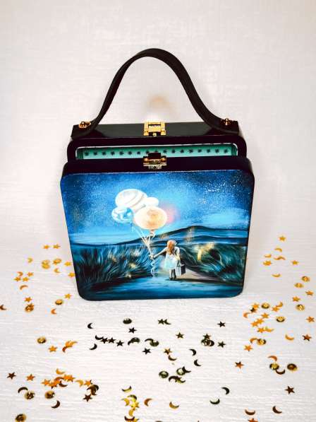 Авторская сумочка с художественной росписью в фото 4