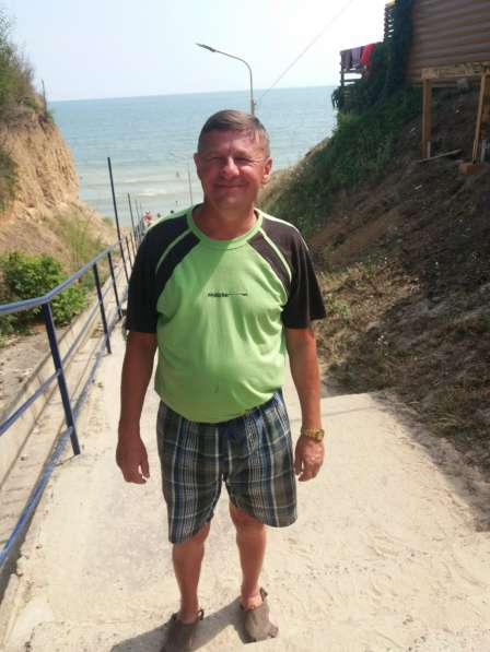 Игорь, 50 лет, хочет пообщаться