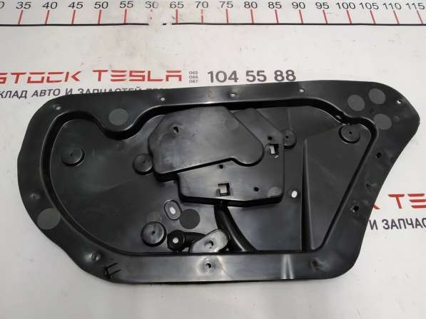 З/ч Тесла. Внутренняя панель двери задней правой Tesla model