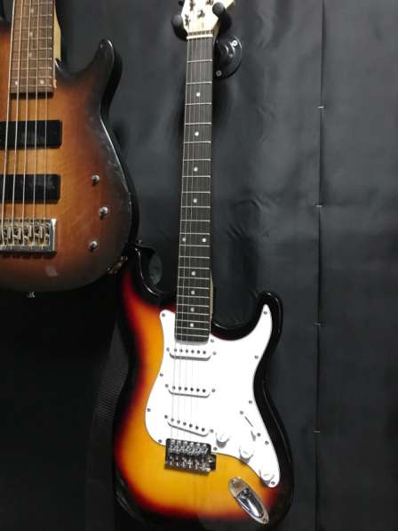 Электрогитара