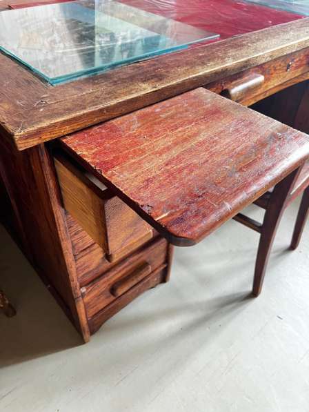 Письменный стол 40х г, винтажный, деревянный в Москве