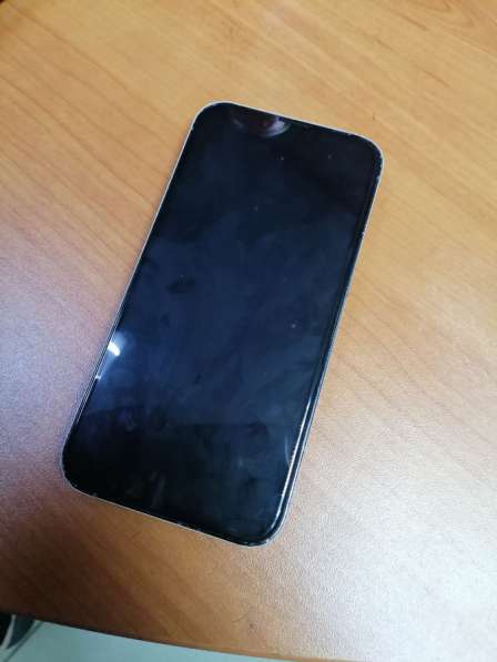 IPhone 13проо срочно продается зади трещина