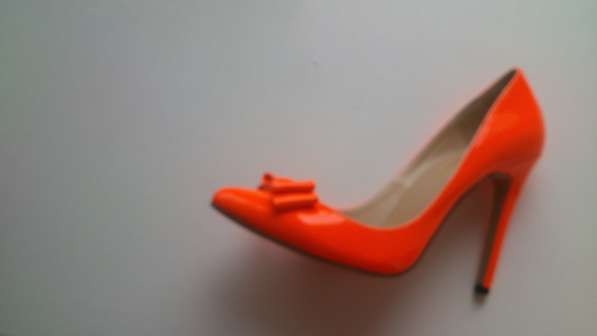 Туфли оранжевые на каблуке в Новосибирске
