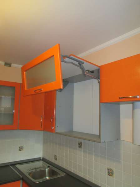 Кухня размер 1700х3000 оранжевый глянец в Москве фото 3