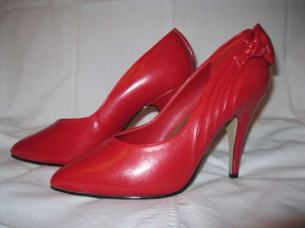 Туфли красного цвета