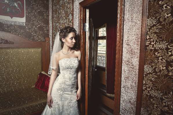 продам свадебное платье силуэта русалка,со шлейфон в Новосибирске