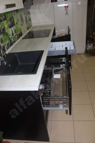 Кухня выставочный образец в Москве фото 3