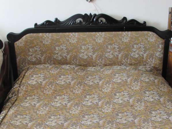 Продам кровать-шкаф с комбинированной спинкой:резное дерево и обивка материалом в Первоуральске фото 7