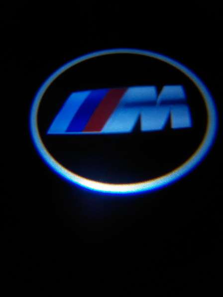 Подсветка дверей авто с логотипом BMW штатная в Москве