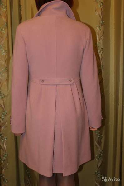 Новое пальто грязно-розового цвета в Москве фото 3