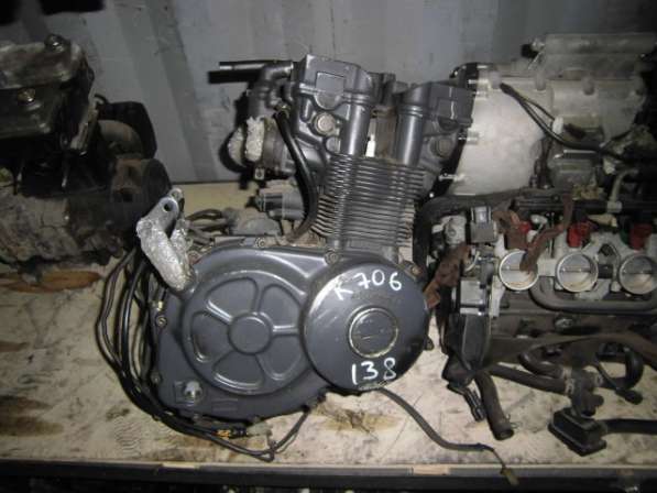 Двигатель SUZUKI GSX-R400
