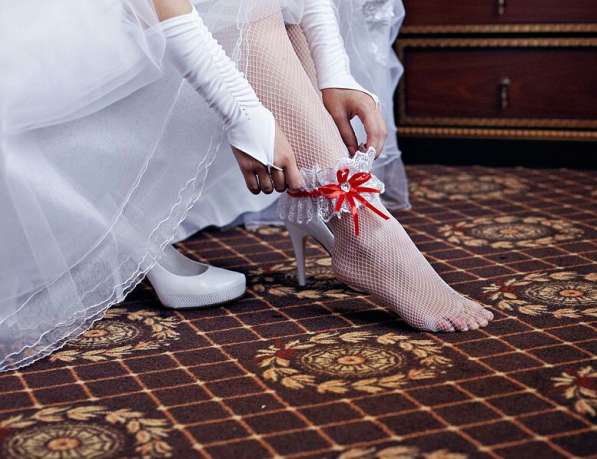Свадебное платье и туфли в Калуге