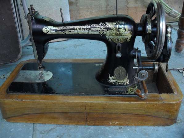 Продаю швейную машинку SINGER 1911 года