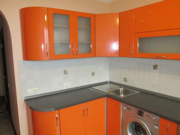 Кухня размер 1700х3000 оранжевый глянец