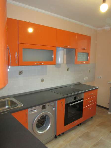 Кухня размер 1700х3000 оранжевый глянец в Москве