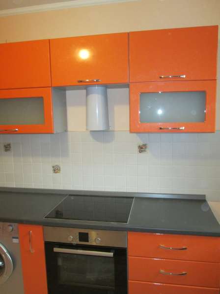 Кухня размер 1700х3000 оранжевый глянец в Москве фото 4