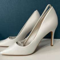 Продам женские туфли, размер 39, в Армавире